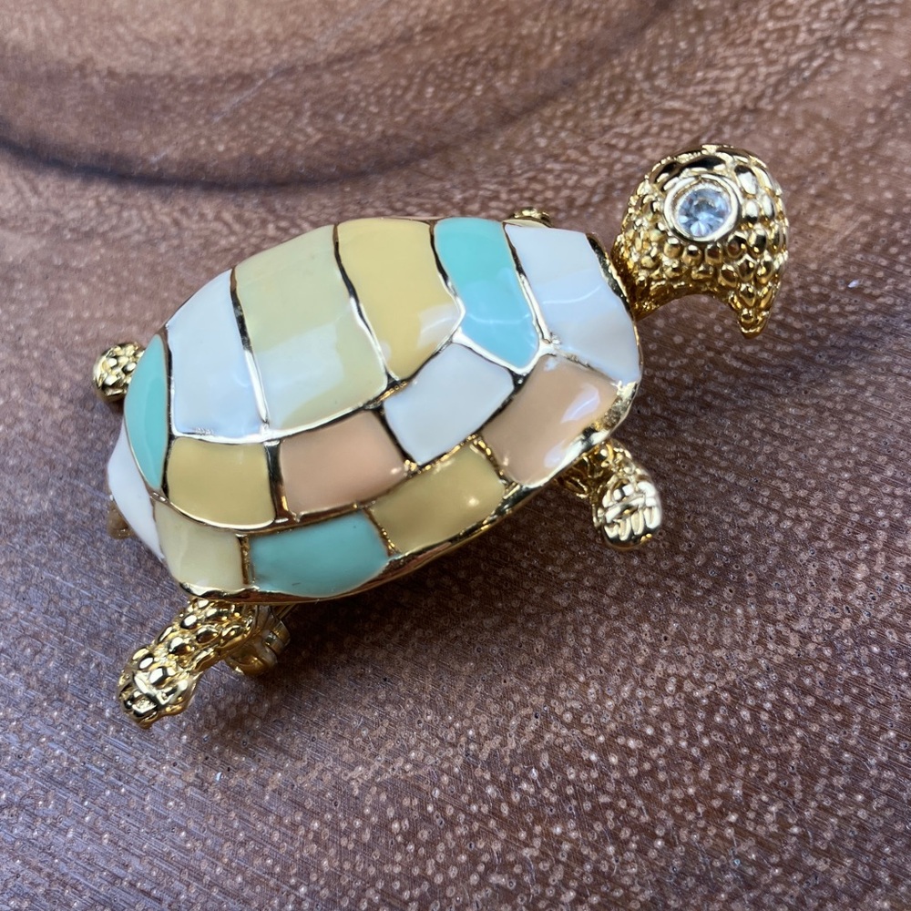 Vintage Enamel Turtle Golden Brooch Pin with Rhinestone Eye